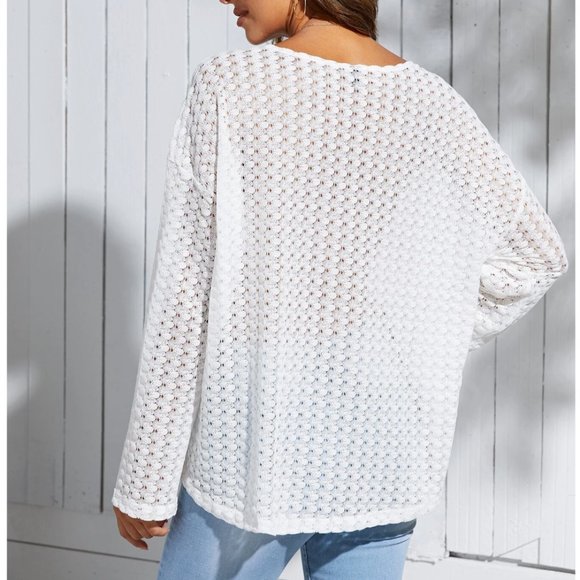 V-neck Oversized White Tee - Picture 5 of 7